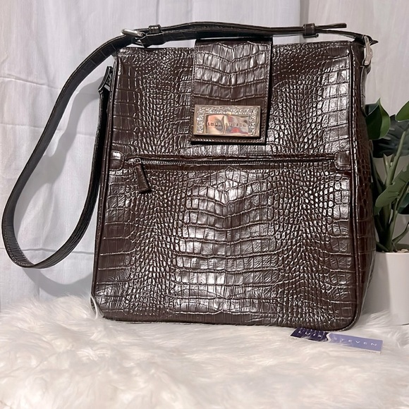 Luis Steven Leather Crocodile Pattern Crossbody - Picture 1 of 12